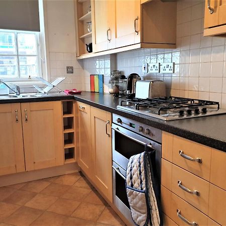 Apartmán Canongate - Spacious And Historic 2 Bed Flat On Royal Mile Edinburgh Exteriér fotografie
