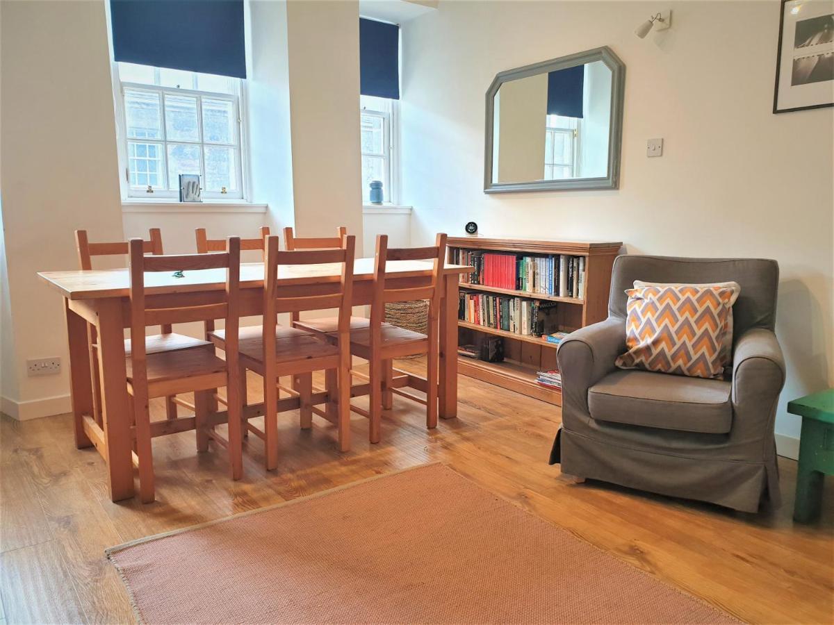 Apartmán Canongate - Spacious And Historic 2 Bed Flat On Royal Mile Edinburgh Exteriér fotografie